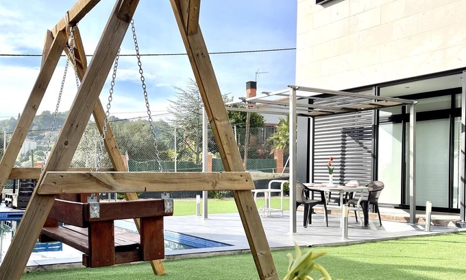 Castellvell Villa | APARTBEACH VILLAS DE CASTELLVELL CON FABULOSAS VISTAS EN LA COSTA DORADA
