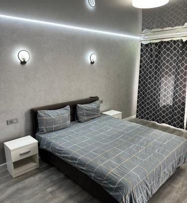 Krivoy Rog Apartamento | ApartCenter Студия VIP в центре, Соцгород, Соборности