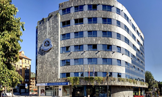 La Corredoria y Ventanielles Apartamento | Aparthotel Campus