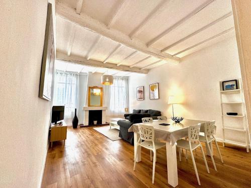 Old Town Apartamento | ApartHotel Riviera - Maison de la Poissonnerie - Vieille Ville - Grand Appartement 3 piece AC - 5min de la Promenade des Anglais