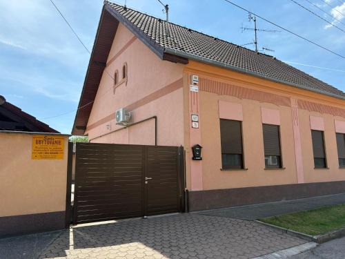 Sturovo Apartamento | Apartmán Šipková