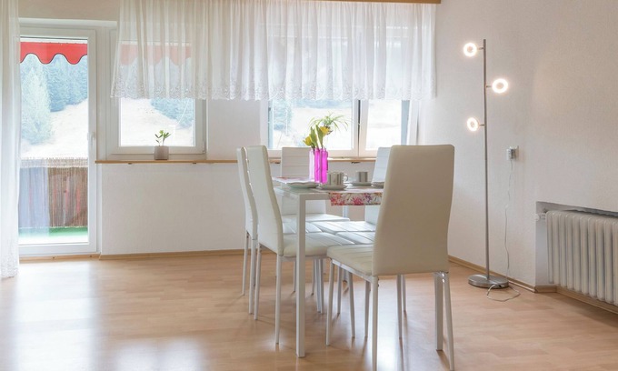 Bad Rippoldsau-Schapbach Apartamento | Apartamento 'Rosi Mit 80qm' con terraza compartida, balcón y Wi-Fi