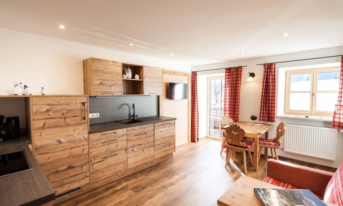 Ramsau bei Berchtesgaden Apartamento | Apartamento nº 4, 1-2 personas, 32 m², ducha / WC, balcón, TV, W-LAN, salón u. Dormitorio m. Pasaje, primer piso, oeste