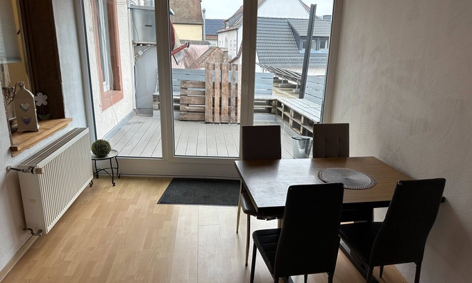 Thaleischweiler-Froschen Apartamento | Apartamento '9' con terraza privada, jardín compartido y Wi-Fi