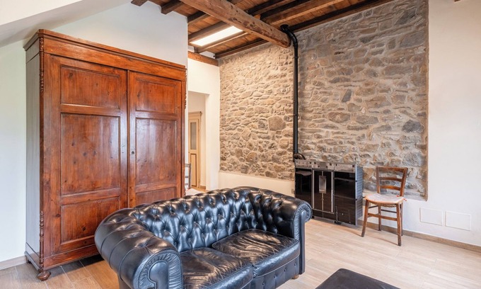 Verrucole Apartamento | Apartment "Casa Fontana" with Private Garden & Wi-Fi