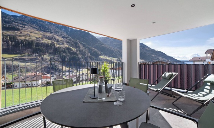 San Martino in Passiria Apartamento | Apartamento 'Heuglück' con vistas a la montaña, terraza privada y Wi-Fi