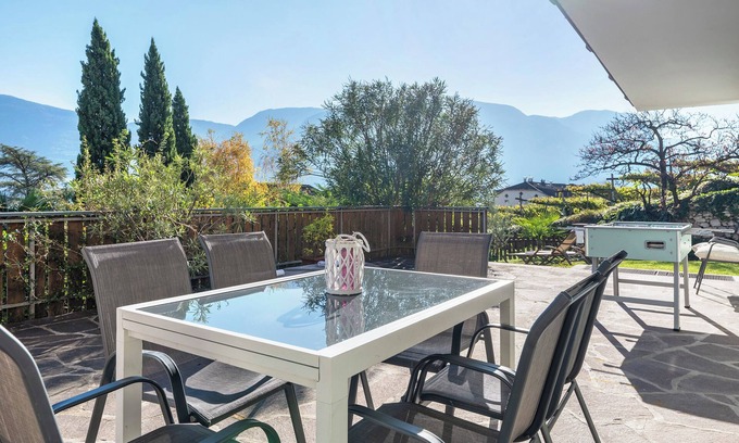 Termeno Sulla Strada del Vino Apartamento | Apartamento 'Viertelgraun' con vistas a la montaña, terraza compartida y Wi-Fi