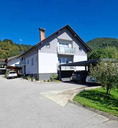 Predjama Apartamento | Apartma LONČAR