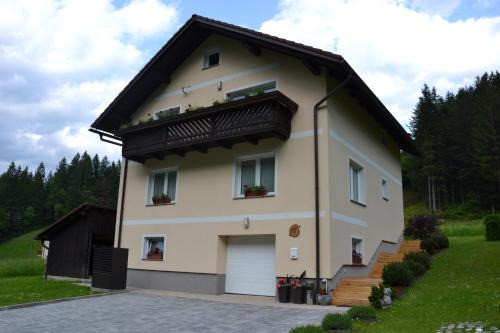 Luce Apartamento | Apartma ob potoku