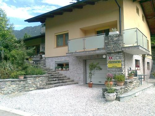 Kobarid Apartamento | Apartma "Pod Matajurjem" mountains view