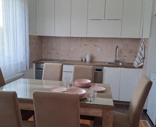 Petrovaradin Apartamento | Apartman Burinović