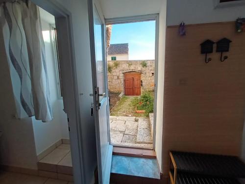 Komiza Apartamento | Apartman Burte, Komiža
