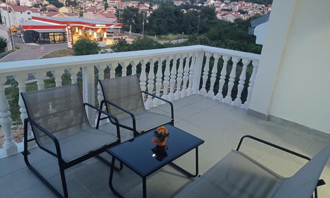 Bilice Apartamento | Apartman Christina