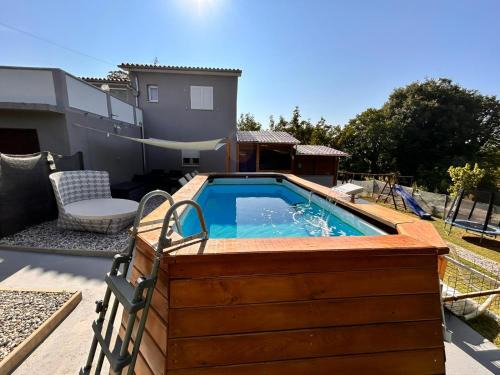 Martinski Apartamento | apartman Goga with pool and jacuzzi