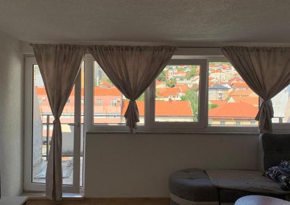 Canton 10 Apartamento | Apartman Lara