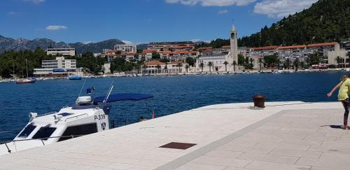 Ploce Apartamento | Apartman "Lara"