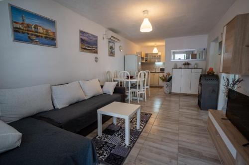 Vir Apartamento | Apartman Mira II