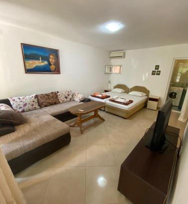 Babin do Apartamento | Apartman Radenovic