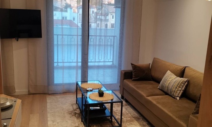 Trebinje Apartamento | Apartman Soho 2 Modern condo w/ a pool- short ride to the seaside!