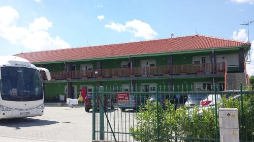 Velky Meder Apartamento | Apartman Taktik