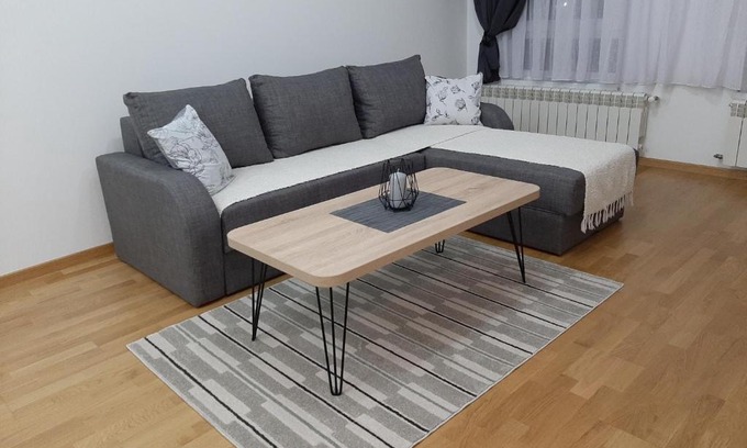 Sremska Mitrovica Apartamento | APARTMAN VIAGGIO i PARKING GARAŽA