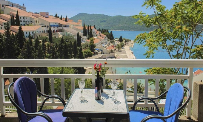 Neum Apartamento | Apartmani Jurković / Comfort apartment with sea view 3