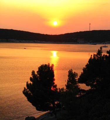 Martinscica Apartamento | APARTMANI SENKA - VILLA OLIVER