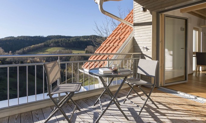 Bad Peterstal-Griesbach Apartamento | Apartamento 'Himmelsblick' con vistas a la montaña, balcón y Wi-Fi