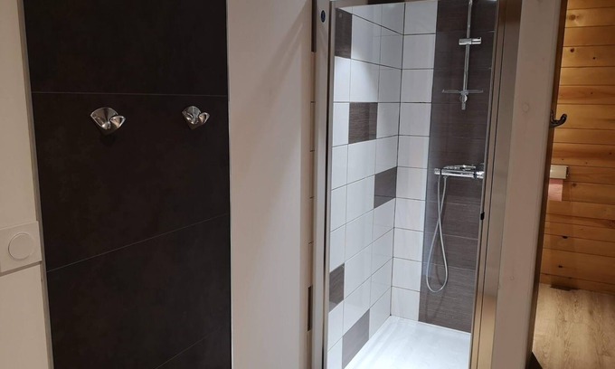 Saint-Jacques-des-Blats Apartamento | Apartment RDC 6/8 people, Le Lioran