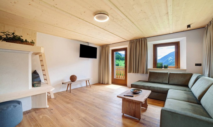 San Leonardo in Passiria Apartamento | Apartamento 'Schlossbauer Große' con vistas a la montaña, terraza compartida y Wi-Fi