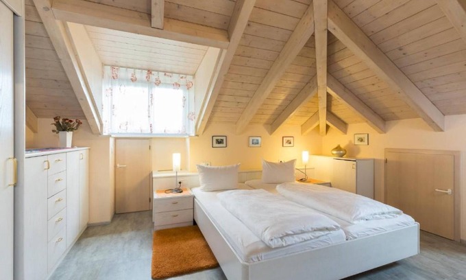 Gailingen Apartamento | Apartment 'Studiowohnung' with Mountain View, Shared Terrace and Wi-Fi