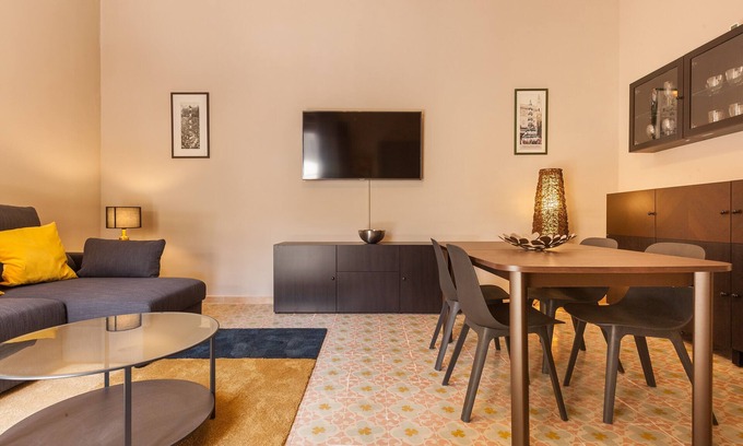 Vilafranca del Penedés Apartamento | Apartamento 'Apartament Ull De Llebre' con terraza compartida, Wi-Fi y aire acondicionado.
