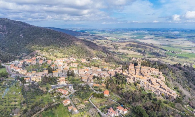 Montecatini Val di Cecina Apartamento | Apartment Via Vannocci by Interhome