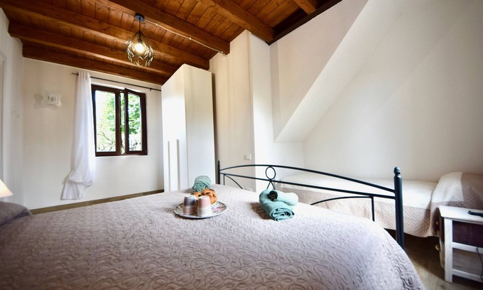 Santo Stefano di Magra Apartamento | Apartment 'Casa Di Greta E Francesca 3' with Shared Garden, Wi-Fi and Air Conditioning