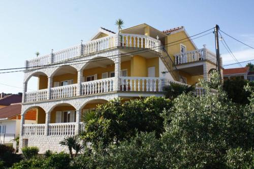 Arbanija Apartamento | Apartmen Karmen 2