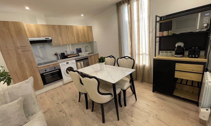 Noisy-le-Sec Apartamento | Apartment 1- 6 persons, terrace and starry sky!
