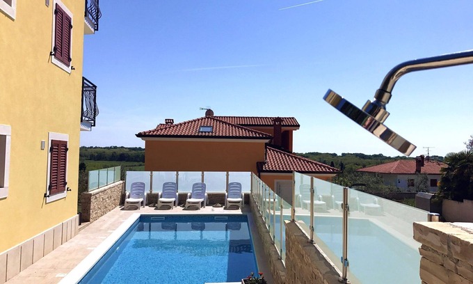 Savudrija Apartamento | Apartamento 1 nuevo en Savudrija, lavavajillas WiFi piscina, estacionamiento privado