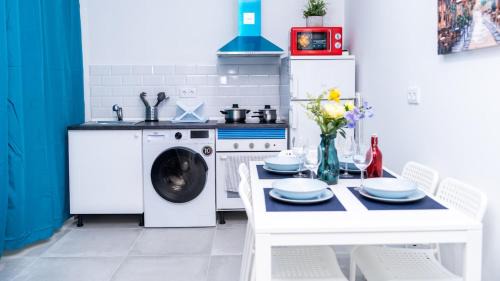 Ciudad Lineal Apartamento | Apartment 1 Private complex Parking 6 people