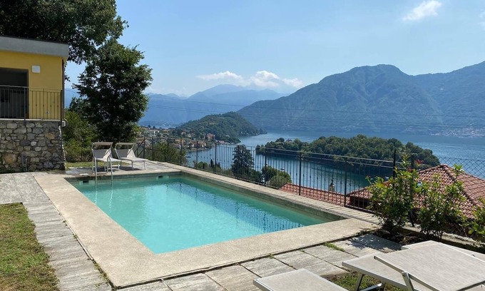 Sala Comacina Apartamento | APARTMENT 1 RESIDENCE SALA COMACINA with pool & spa by Italian Apartments.