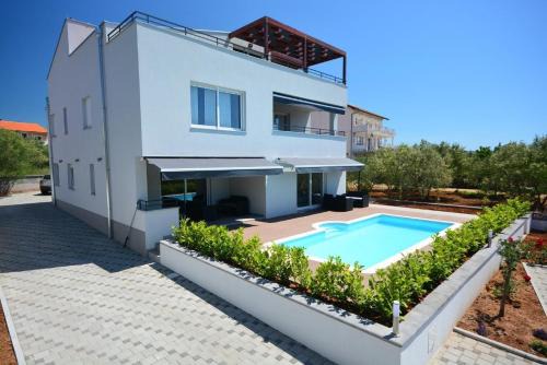 Sveti Filip i Jakov Apartamento | Apartment 1 with the swimming pool