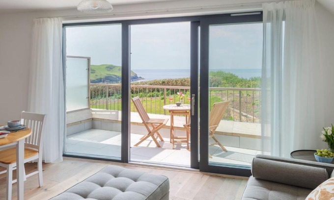 Hope-Cove Casa | Apartment 14, Withie Cove