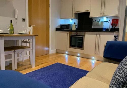 Muston Casa | Apartment 2, 11 The Beach - Ground floor beachfront apartment - Ocholo Villas