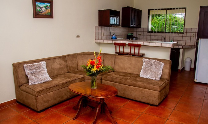 Barrio Pilo Apartamento | Apartment 2: Condos Vista al Volcan - First Floor