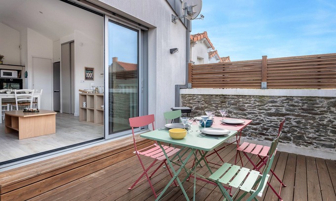 La Bernerie-en-Retz Apartamento | Apartment 230m from the beach. Sleeps 4.