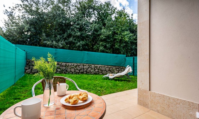 Llanes Apartamento | Apartamento '2 Jardin 1 - Toró' con vistas a la montaña y jardín privado