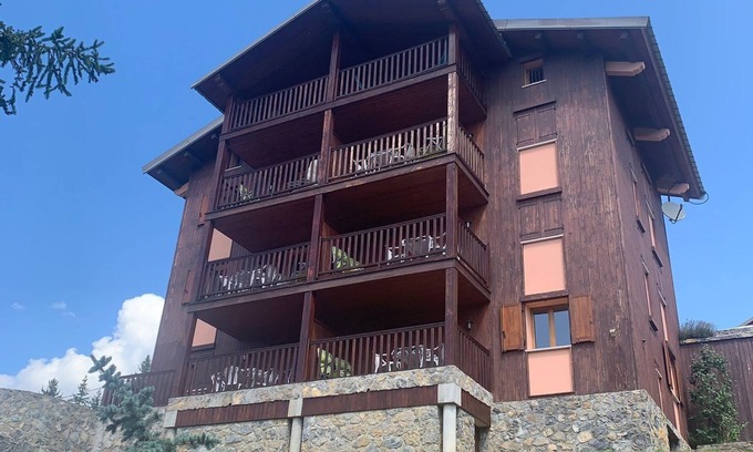 Peone Apartamento | Apartment 2 p 6 sleeps comfort in chalet in Valberg. private parking