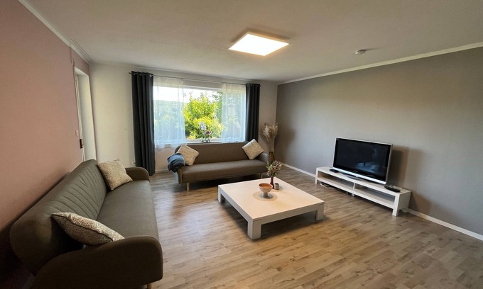 Buscheich Apartamento | Apartment 2 - UG - 80m² - Max. 4 Pers. - mit Terrasse - Eifelurlaub mit Panoramablick: Geräumige