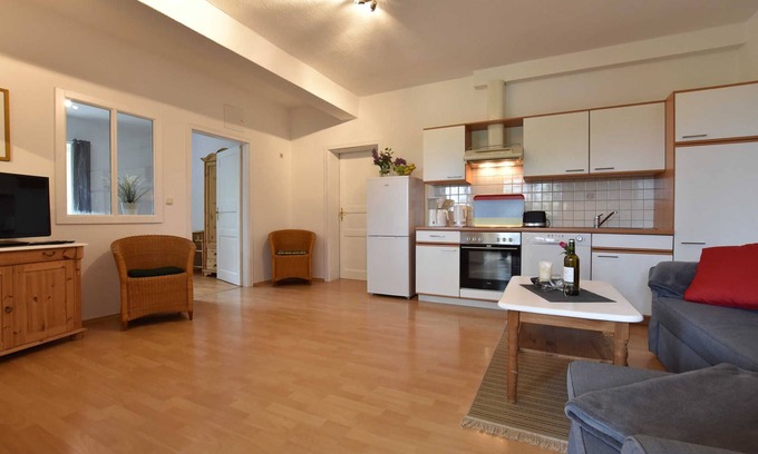 Stove Apartamento | Apartment 2 with 2 bedrooms (2-5 pers.) on the ground floor - Villa Seeheim vacation property directly on the waterfront
