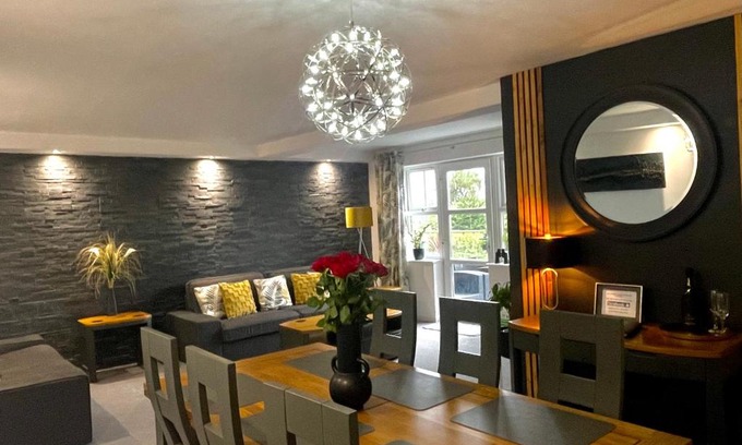 Tyn-y-Gongl Apartamento | Apartment 3 Benllech with Sea views