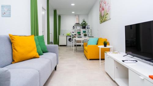 Ciudad Lineal Apartamento | Apartment 3 Private complex Parking 6 people